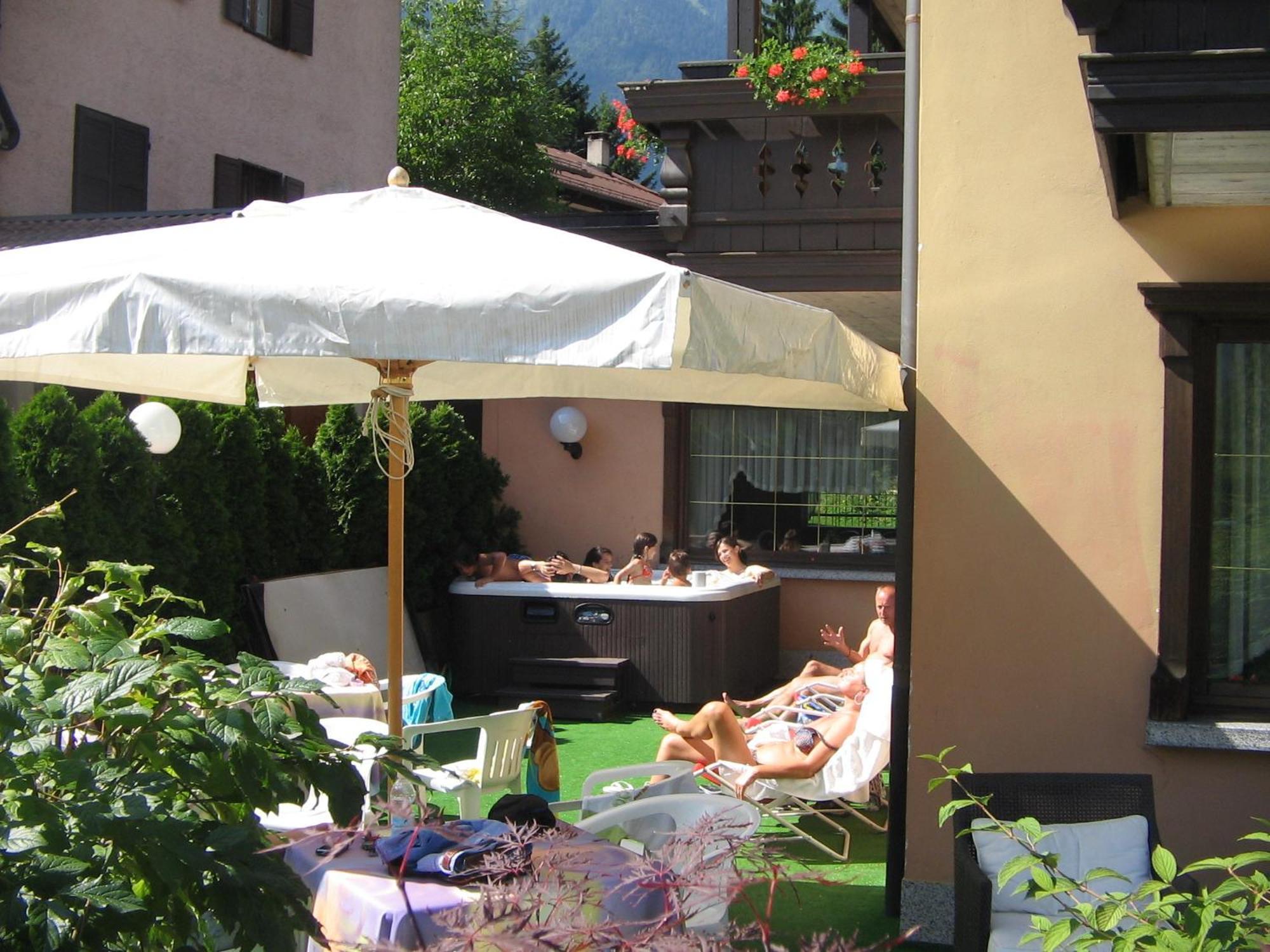 Hotel Binelli Pinzolo Extérieur photo